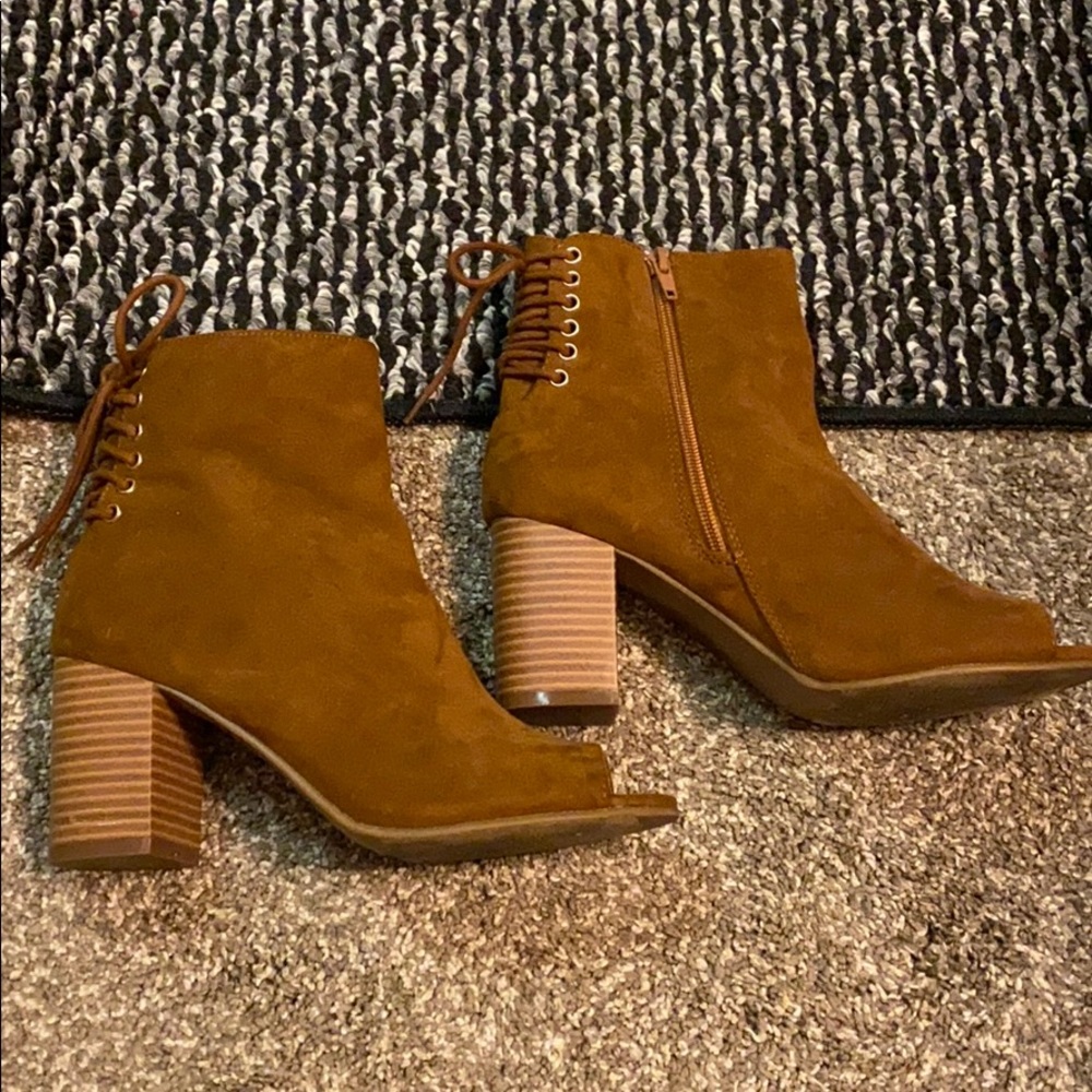 Booty heels